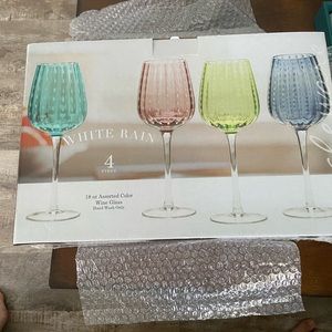 White rain assorted 4pc 18oz wine glasses
